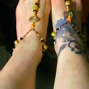 Heart embelished ankle toe bracelets